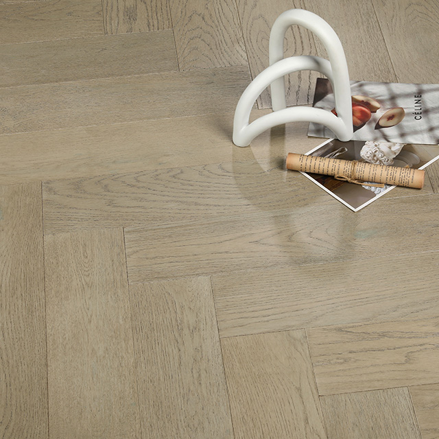2304 Planchers de bois franc SPC